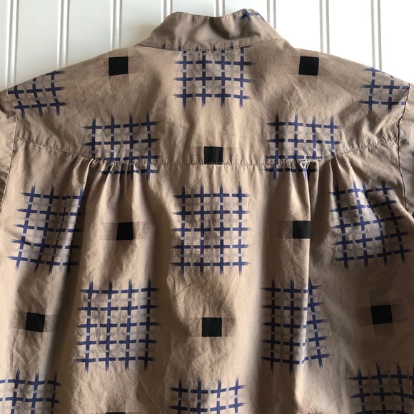 DEMA Modern Ruffle Button Down Top Size Small - Picture 10 of 11